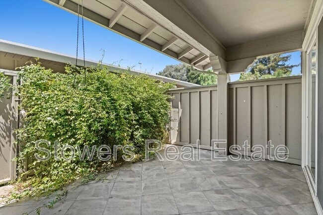 Building Photo - 2899 Fountainhead Dr
