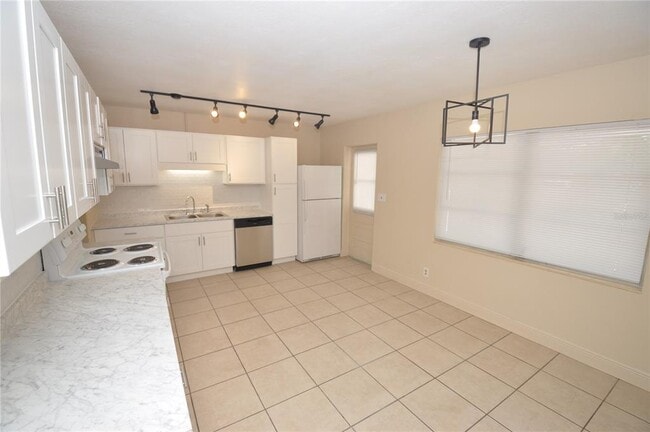 Building Photo - 1341 Ave S NW