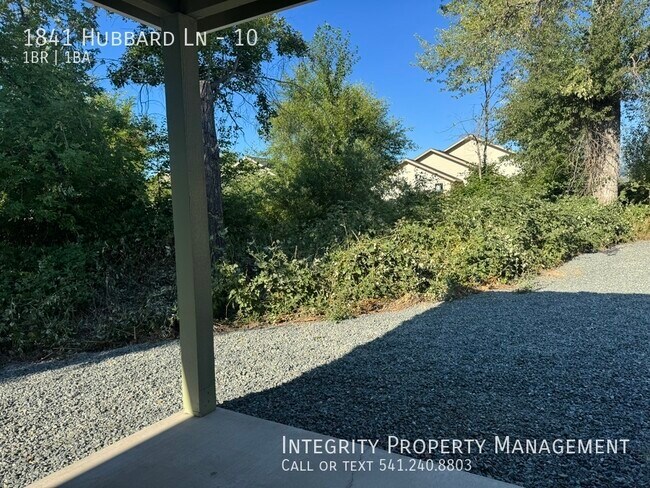 Building Photo - 1841 Hubbard Ln
