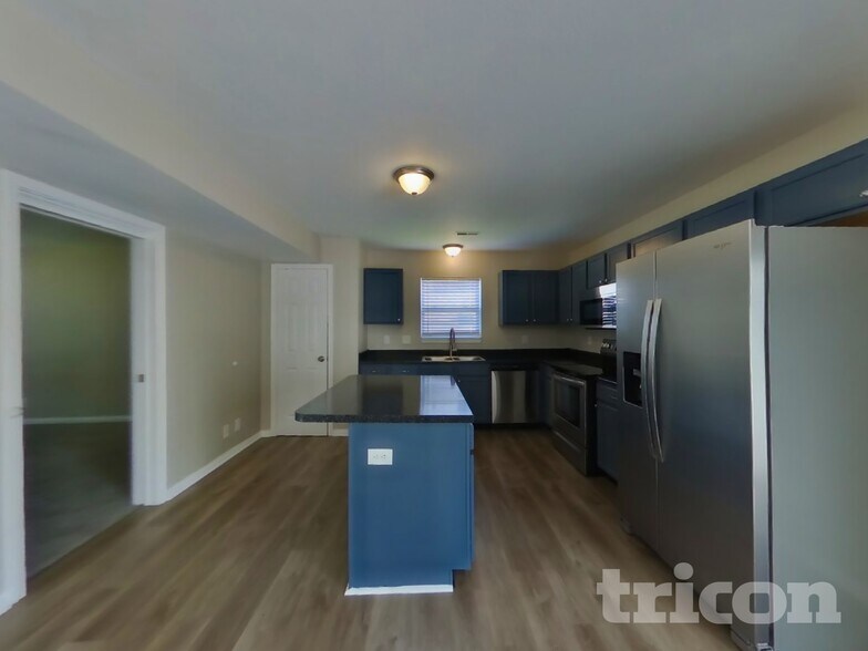 Building Photo - 8599 Captain Dr