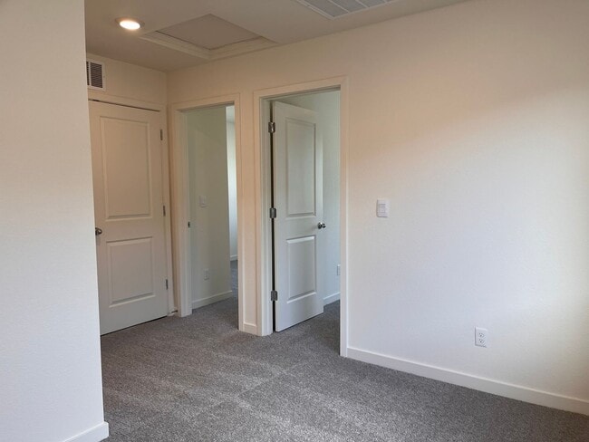 Building Photo - SOLAR SMART HOME IN WEST ROSEVILLE!