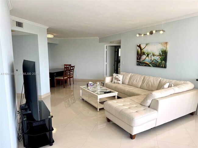 Building Photo - 1000 W Island Blvd