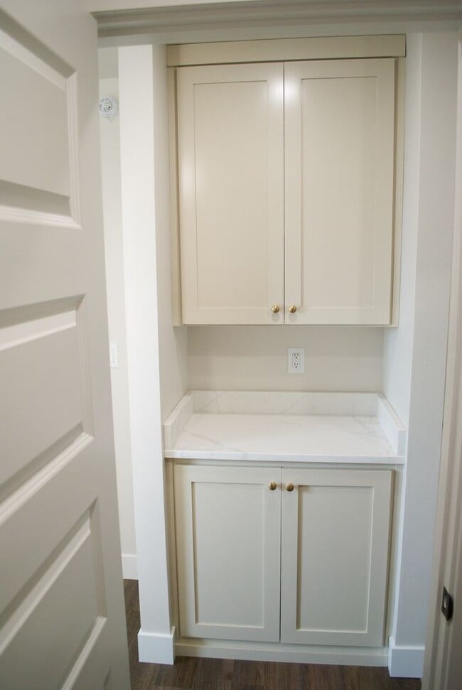 Building Photo - Brand-new 4 Bed, 2.5 Bath Townhome in Idaho Falls!