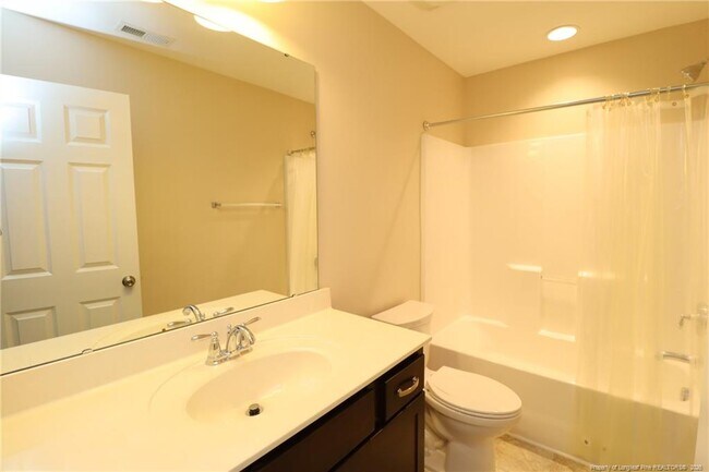 Building Photo - 408 Starkey St