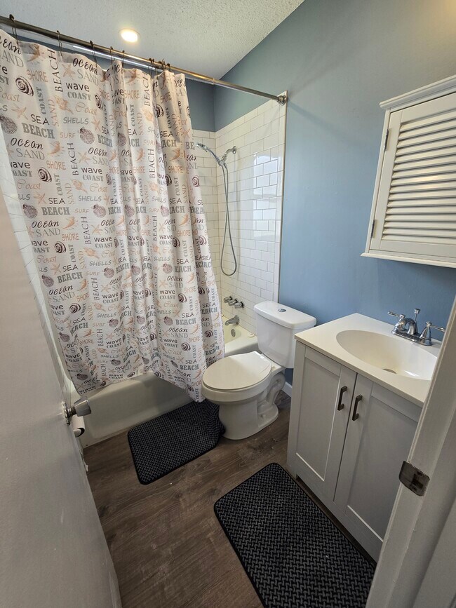 Building Photo - 1535 Queen Rd