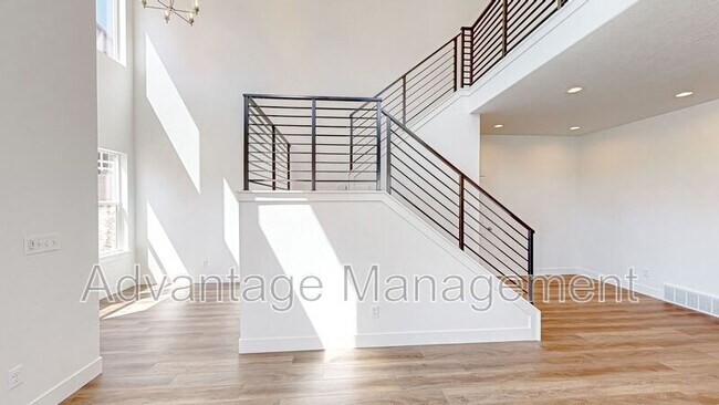 Building Photo - 1583 Stark Dr