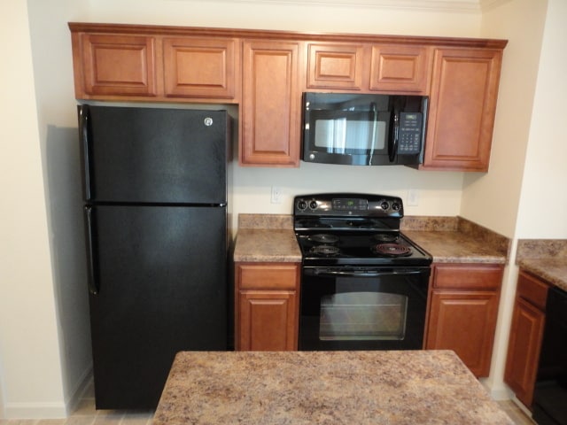 Building Photo - 5718 Hiddenlake Drive