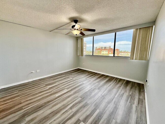Building Photo - 500 Treasure Island Causeway