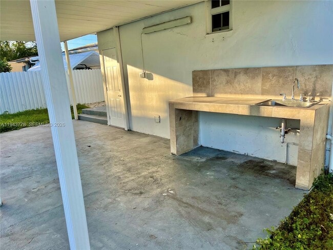 Building Photo - 5430 SW 7th St