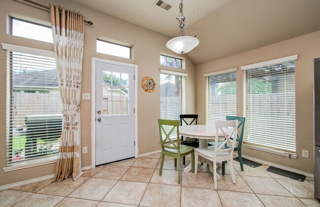 Building Photo - 13312 Highland Lake Ln
