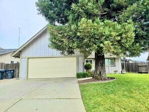 Building Photo - 505 Acapulco Ct