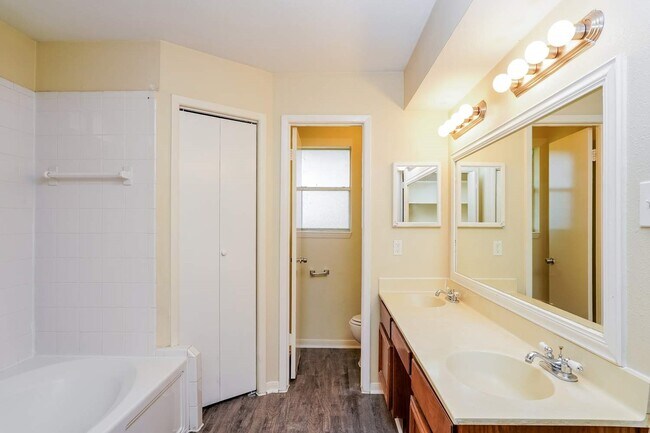 Building Photo - 6902 Fawn River Dr