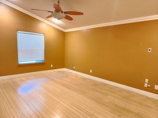 Building Photo - 2153 Royal Poinciana Blvd