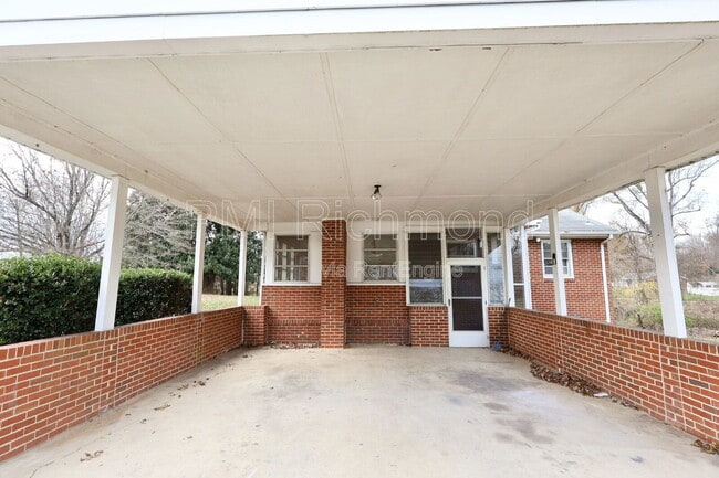 Building Photo - 4038 Old Church Rd