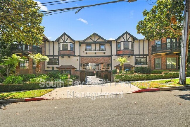 Building Photo - 227 S Irena Ave