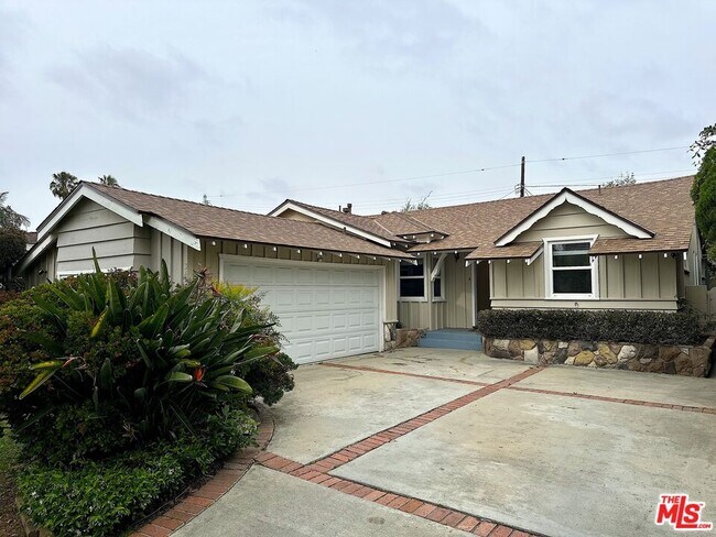 Building Photo - 3406 Wade St