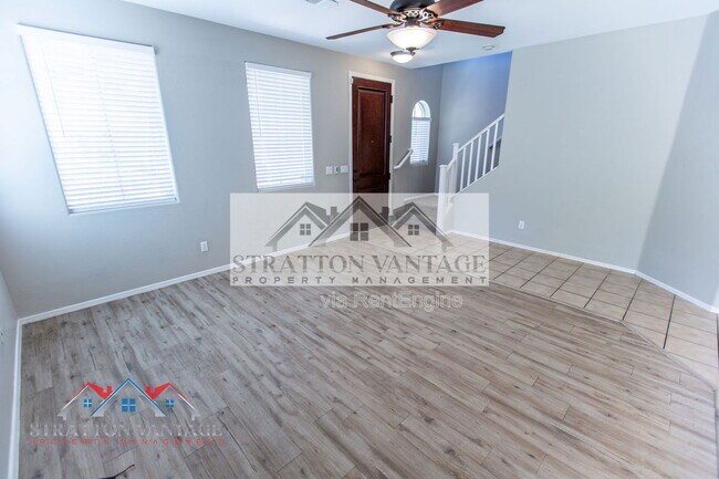 Building Photo - 10013 E Impala Ave