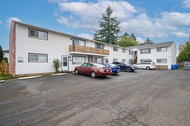 Building Photo - Remodeled 2 bedroom! $1000 VISA GIFTCARD AT MOVE IN, JUST IN TIME FOR THE HOLIDAYS!