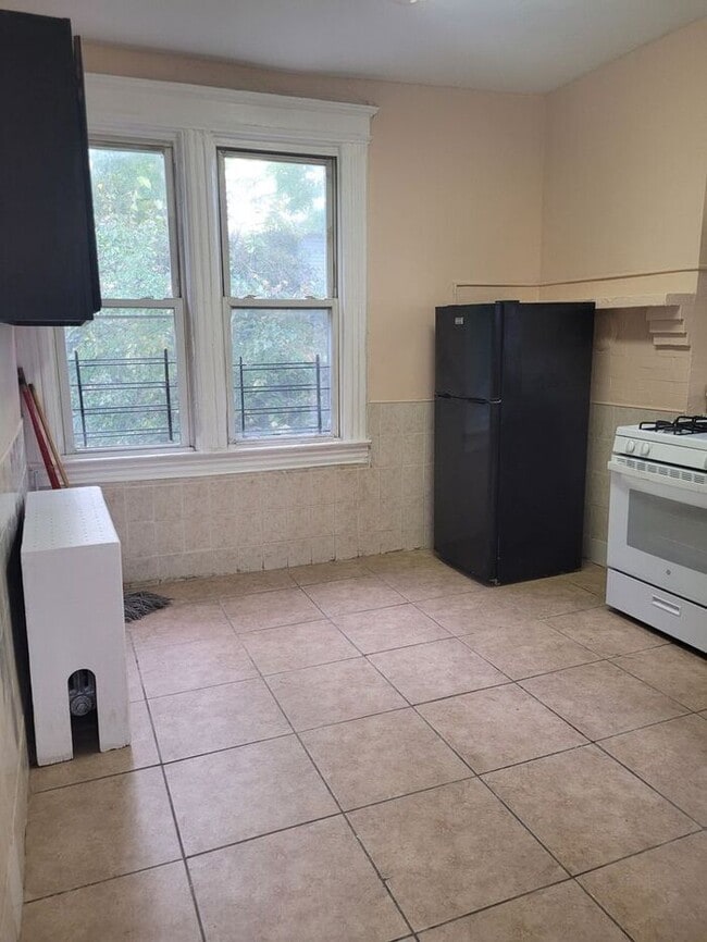 Building Photo - 91 S Munn Ave