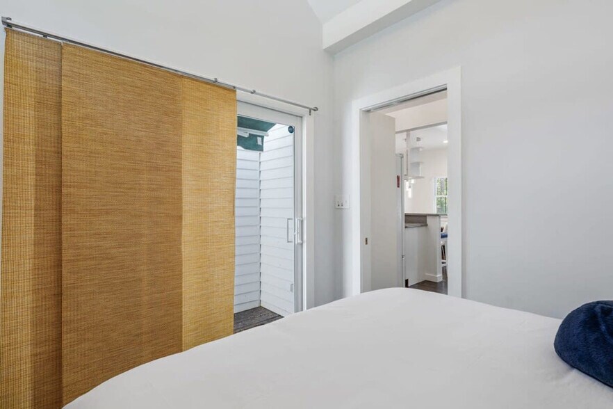 Building Photo - 817 Terry Ln