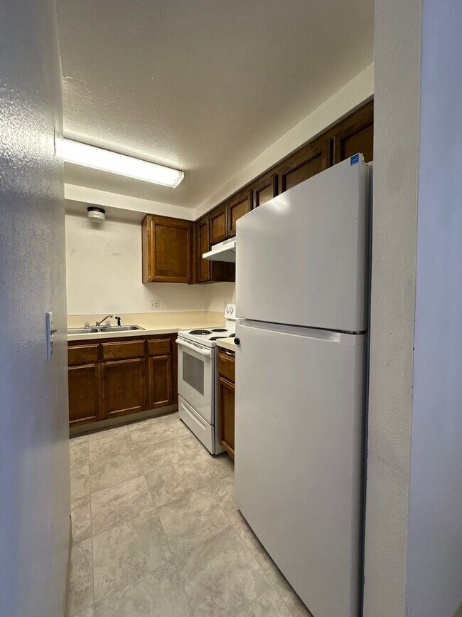 Building Photo - Lincoln Duplex