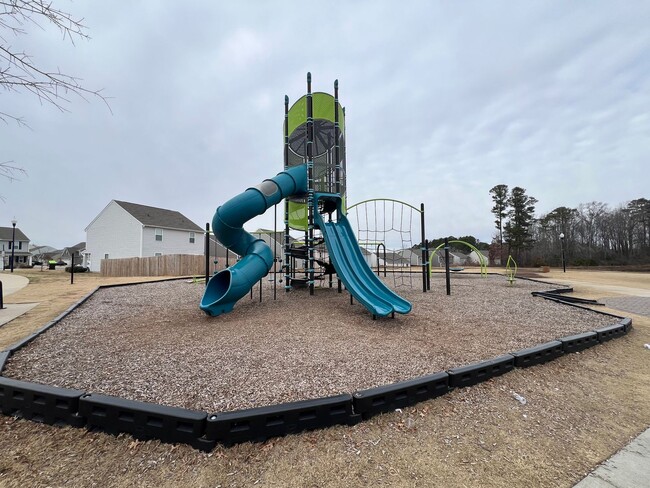 Building Photo - Charming 3BD, 2BA Zebulon Home in a Quiet HOA Community with Amenities