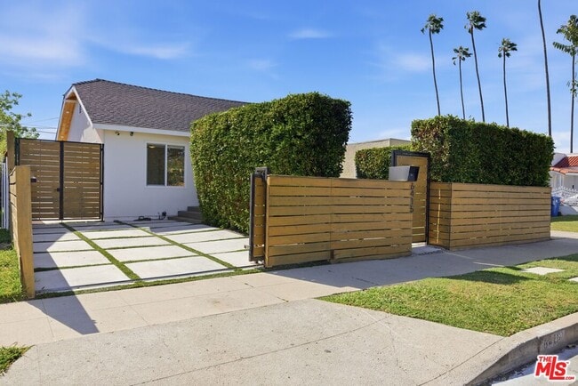 Building Photo - 6415 Madden Ave