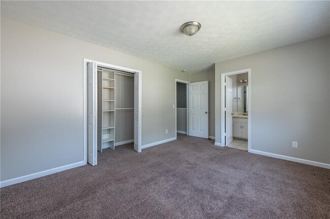 Building Photo - 580 Downing St