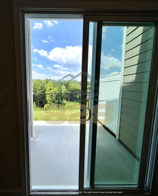 Building Photo - 146 Creekview Rd