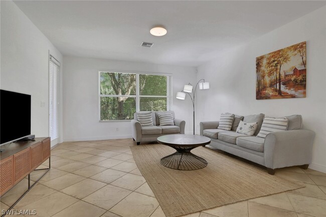 Building Photo - 3353 Antica St