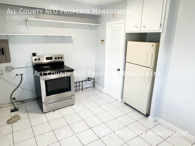 Building Photo - 27081 Farringdon Ave