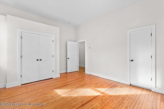 Building Photo - 840 Clay Ave