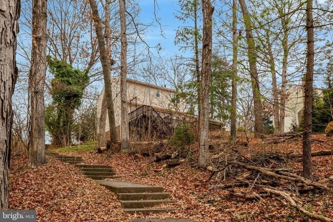 Building Photo - 2230 Carmichael Dr