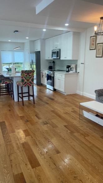 Building Photo - 16 N Main St