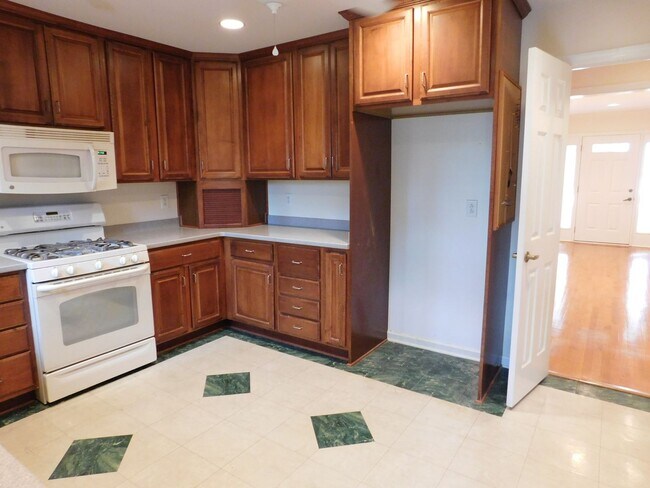 Building Photo - 914 Muirfield Pl