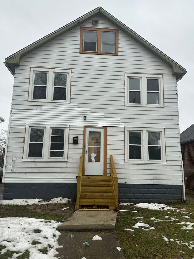 Primary Photo - Single Home on Cleveland's East Side