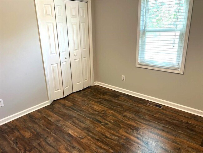 Building Photo - 3177 Pinto Dr