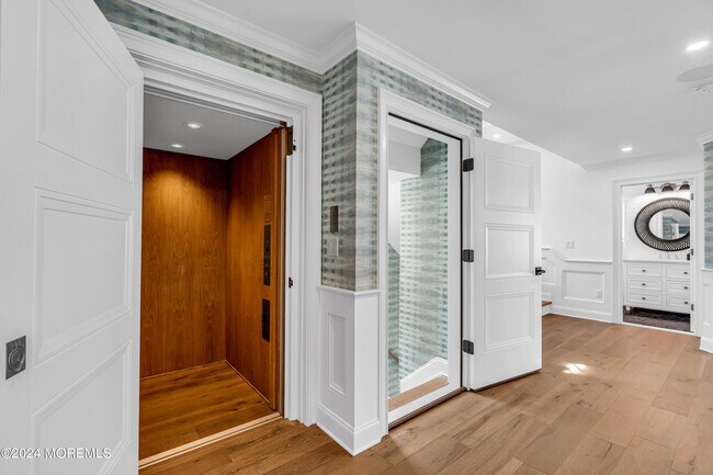 Building Photo - 3574 Ocean Terrace