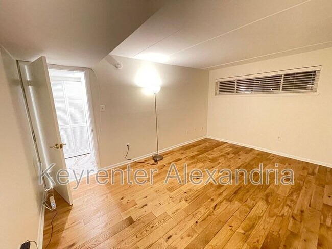 Building Photo - 116 Roberts Ln