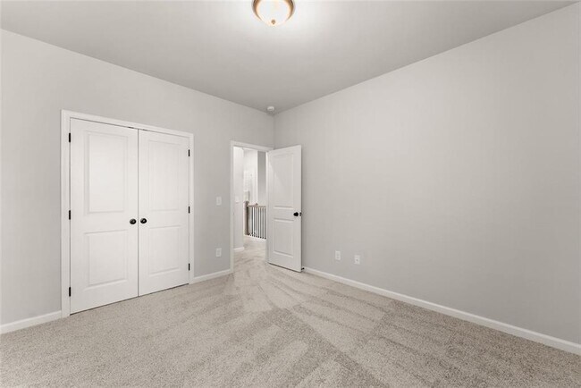 Building Photo - 4656 Silver Oak Dr SW