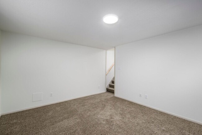 Building Photo - Gorgeous Home in Cottonwood Heights!