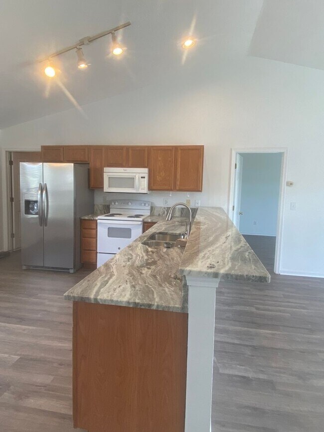 Building Photo - Walkers Woods - 3 Bed / 2 Bath Single Family Home for Rent