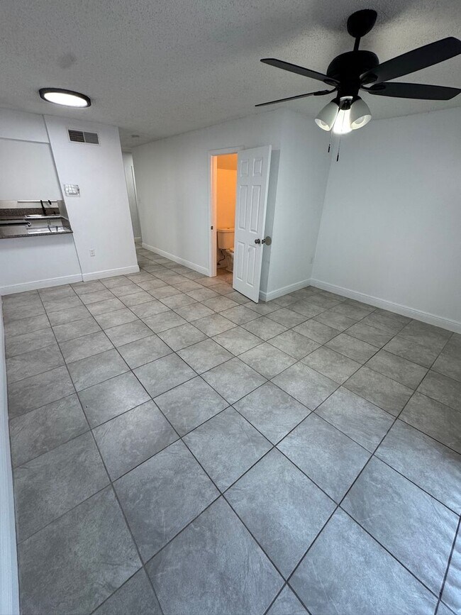 Building Photo - 1197 Bentley Rd