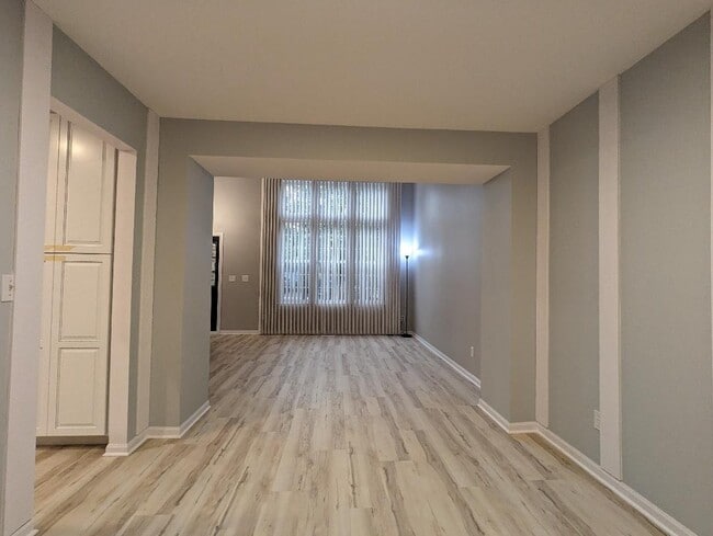Building Photo - 21719 W Knollwood Dr