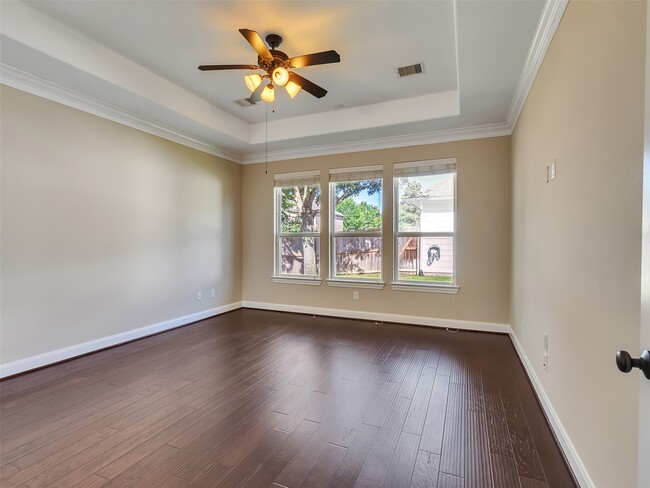 Building Photo - 5342 Tyler Park Ln