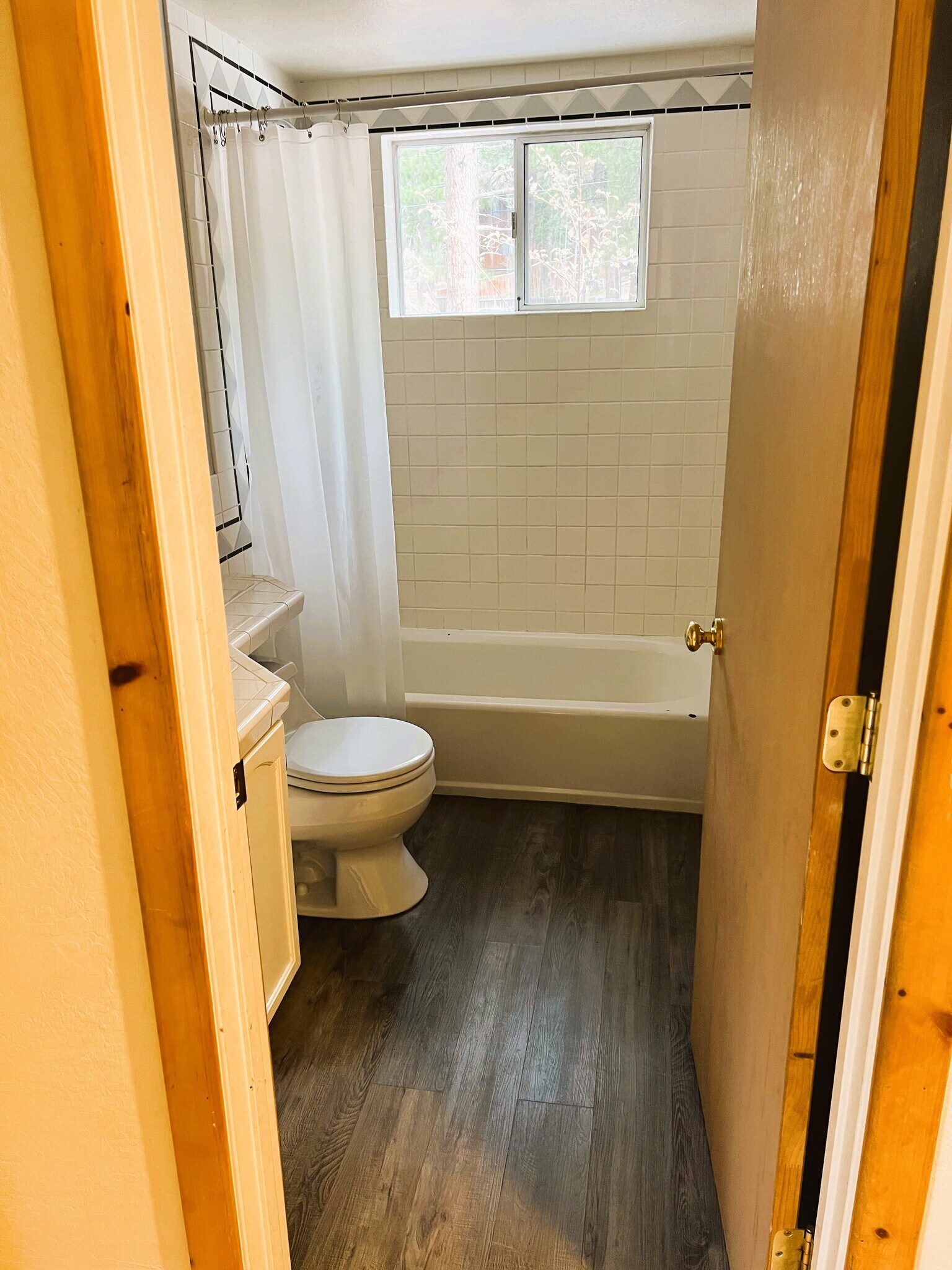 Building Photo - 11881 Pine Forest Rd