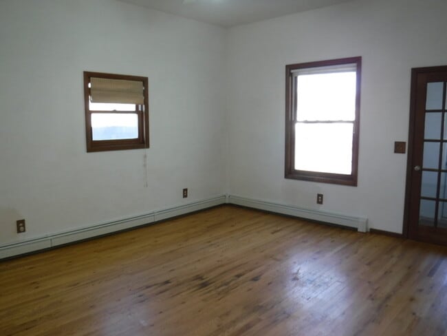 Building Photo - Rattlesnake area house