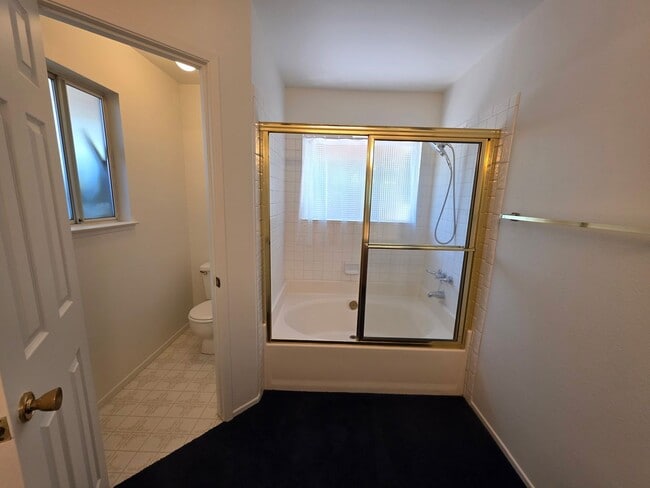 Building Photo - 6508 Pine Borough Ct