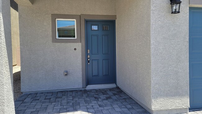Building Photo - 5-Bed, 3-Bath Home in Spectrum Falls