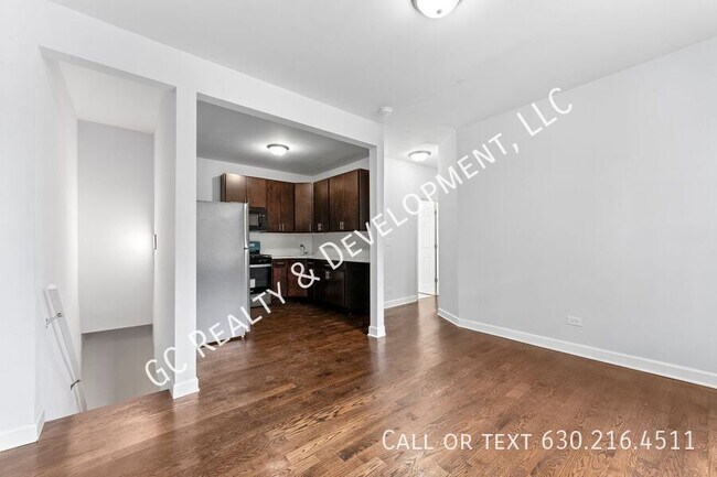 Building Photo - 1501 N Leamington Ave